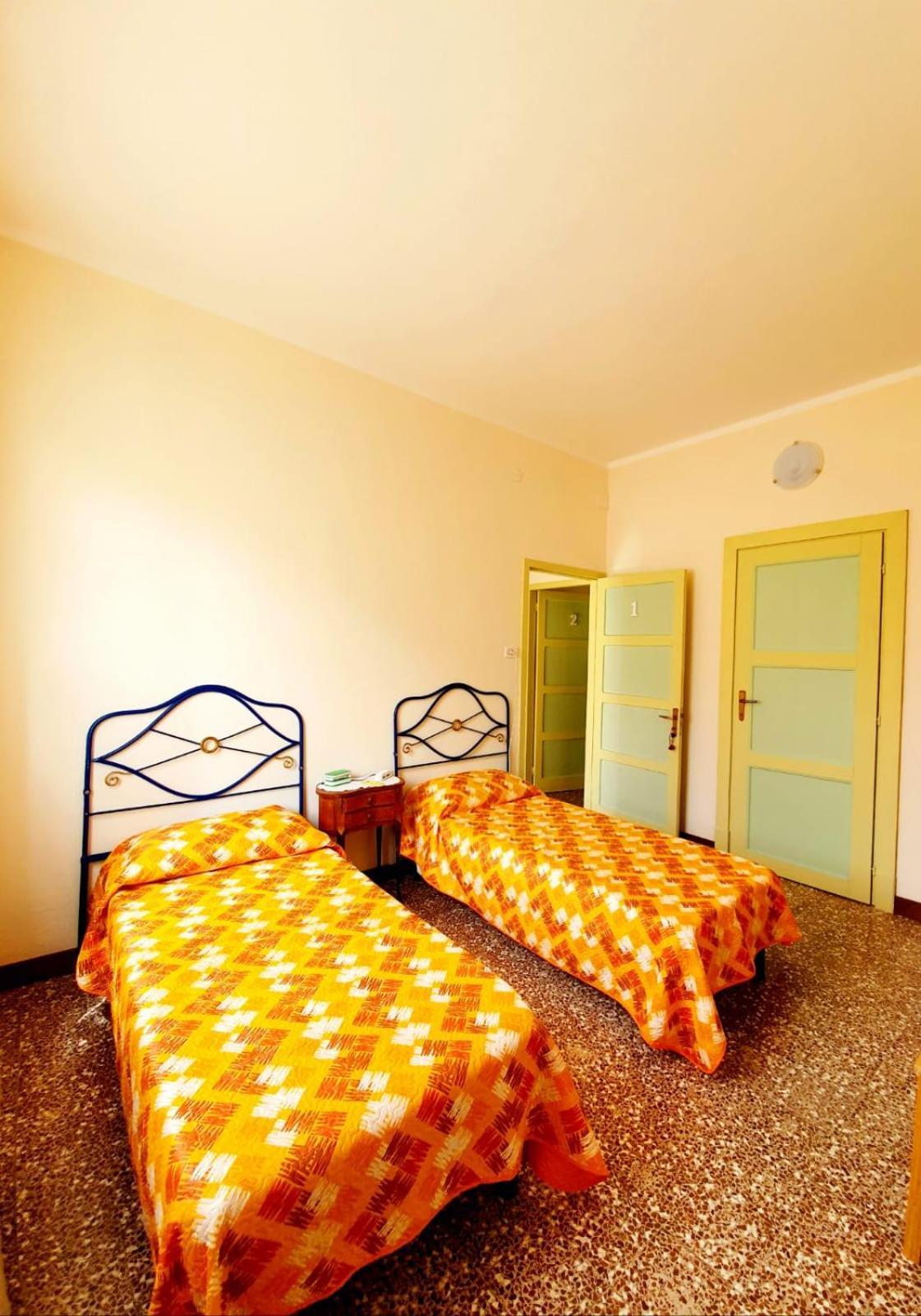Bed and Breakfast Il Girasole ...At Andorus' House Erli Zimmer foto